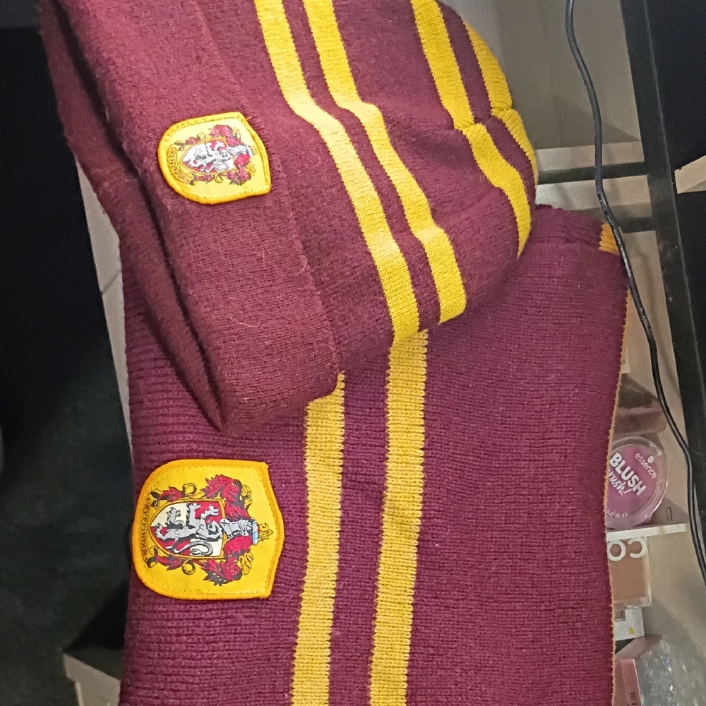 Harry Potter Striped Beanie and Scarf Set